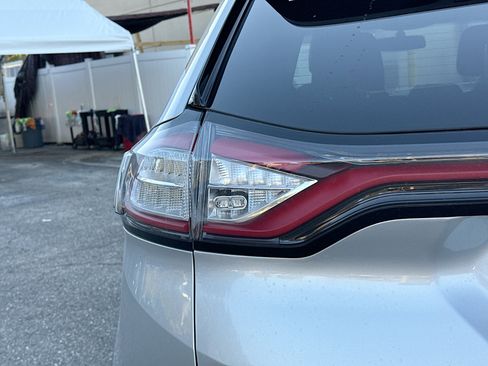 Used 2018 Ford Edge SEL w/ Equipment Group 201A image 10