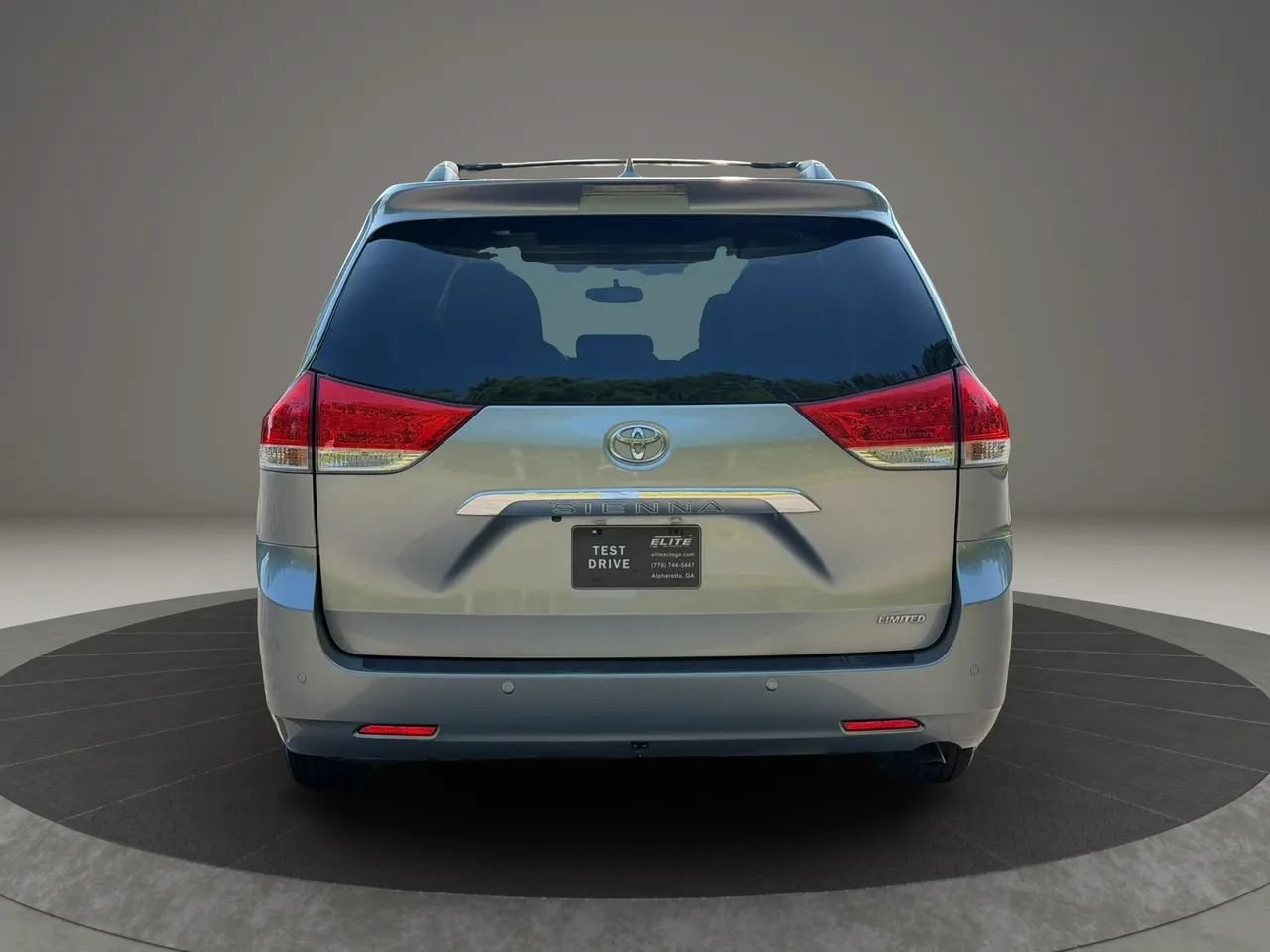 Used 2011 Toyota Sienna Limited w/ Premium Pkg FWD image 5