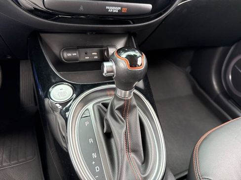 Used 2017 Kia Soul ! w/ Tech Package FWD image 37
