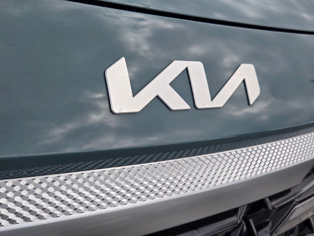 Certified 2025 Kia Seltos S FWD image 5