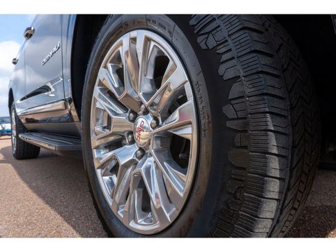 Used 2024 GMC Yukon Denali image 9