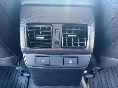 Used 2017 Subaru Legacy 2.5i Limited AWD/4WD image 14