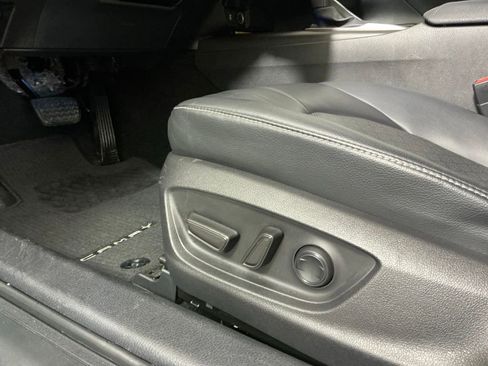 Used 2021 Toyota Camry XSE FWD image 21