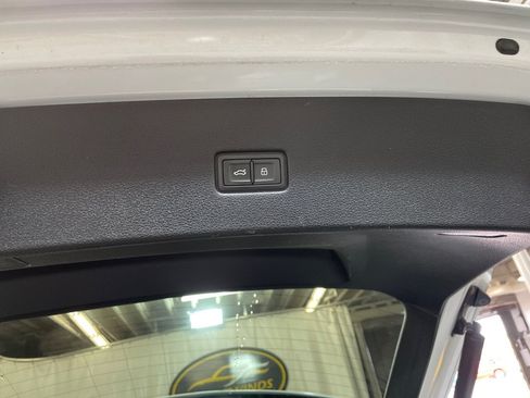 Used 2019 Audi Q8 Premium w/ Convenience Package AWD/4WD image 30