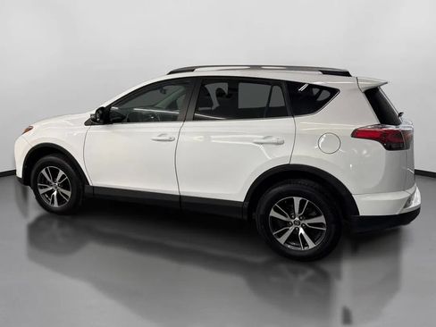 Used 2018 Toyota RAV4 XLE w/ Plus Extra Value Package FWD image 5