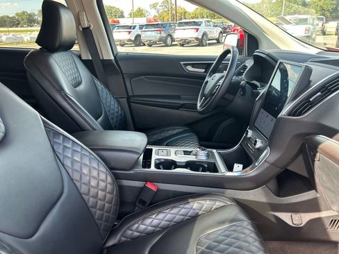 Certified 2024 Ford Edge Titanium image 17