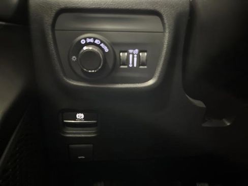 Used 2024 Jeep Grand Cherokee L Altitude image 23