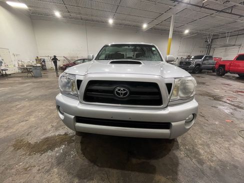 Used 2005 Toyota Tacoma 4x4 Double Cab image 2