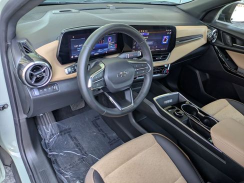Used 2026 Chevrolet Equinox ACTIV AWD/4WD image 12