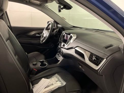 Used 2024 GMC Terrain SLT w/ Elevation Edition image 33