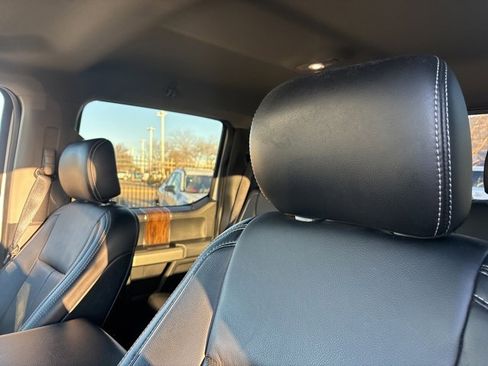 Used 2019 Ford F150 Lariat image 9