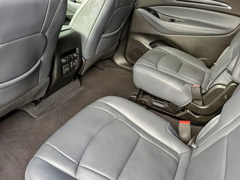 Used 2024 Buick Enclave Premium image 12