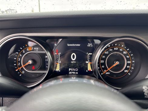 Used 2022 Jeep Wrangler Unlimited Sahara image 15