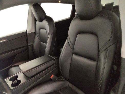 Used 2023 Tesla Model Y Long Range image 33