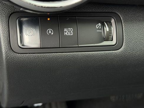 New 2026 Chevrolet Equinox LT w/ Convenience Package II FWD image 17