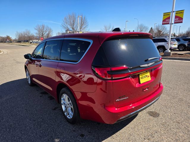 New 2026 Chrysler Pacifica Select AWD/4WD image 11