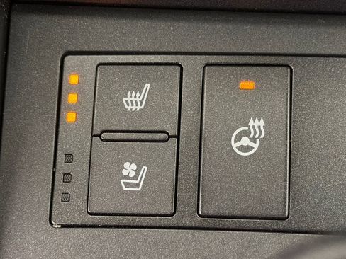 Used 2023 Lexus IS 350 F Sport w/ Memory Package image 31