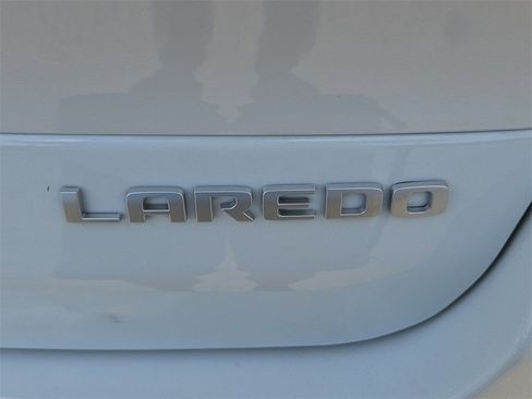 New 2025 Jeep Grand Cherokee L Laredo image 15