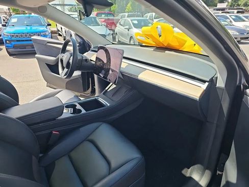 Used 2023 Tesla Model Y Long Range AWD/4WD image 15