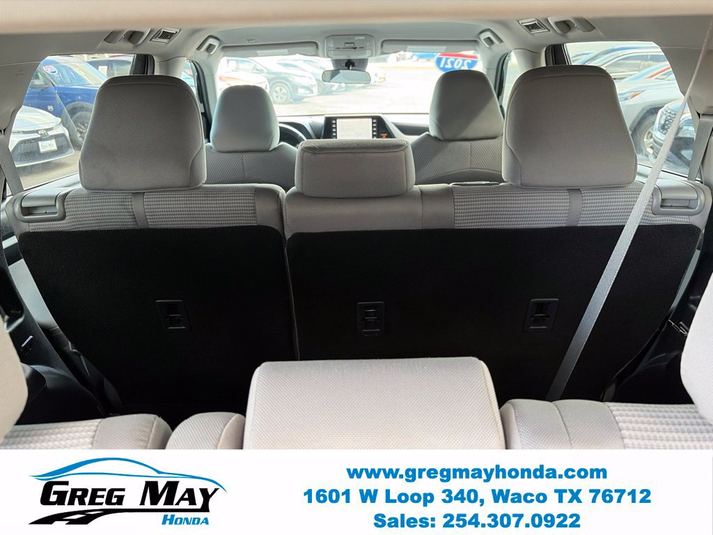 Used 2021 Toyota Highlander LE FWD image 18