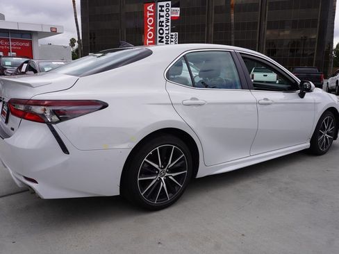 Used 2023 Toyota Camry SE w/ Convenience Package FWD image 6