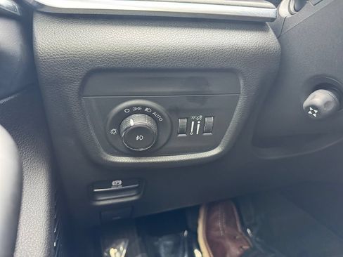 Used 2021 Jeep Grand Cherokee L Overland w/ Luxury Tech Group IV AWD/4WD image 28