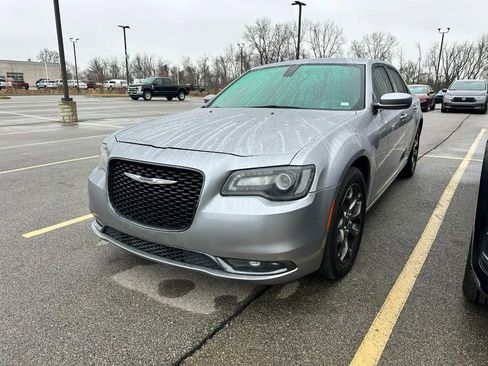 Used 2016 Chrysler 300 S image 12