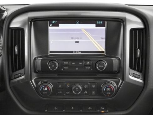 Used 2018 Chevrolet Silverado 1500 LT w/ LT Eassist Package AWD/4WD image 20