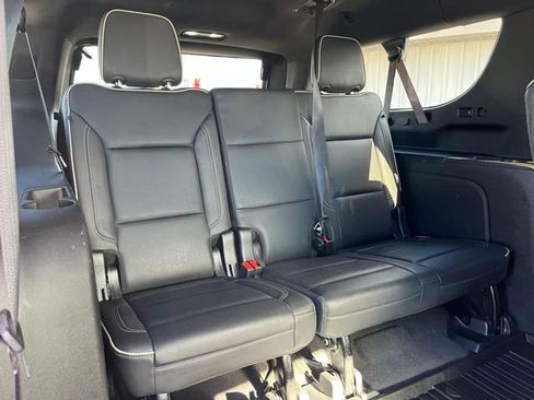 Used 2022 GMC Yukon XL SLT image 33