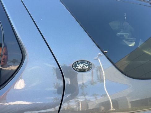 Used 2019 Land Rover Discovery Sport SE image 12