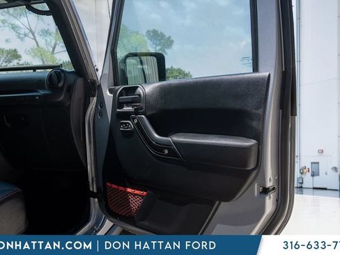 Used 2018 Jeep Wrangler Unlimited Rubicon AWD/4WD image 20