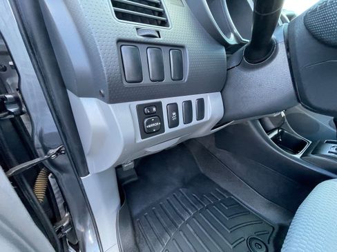 Used 2012 Toyota Tacoma PreRunner image 14
