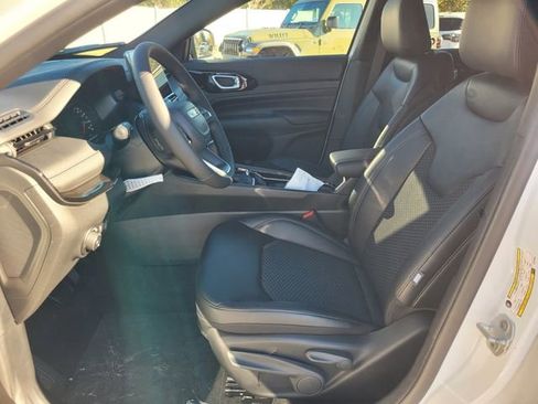 New 2026 Jeep Compass Latitude image 4