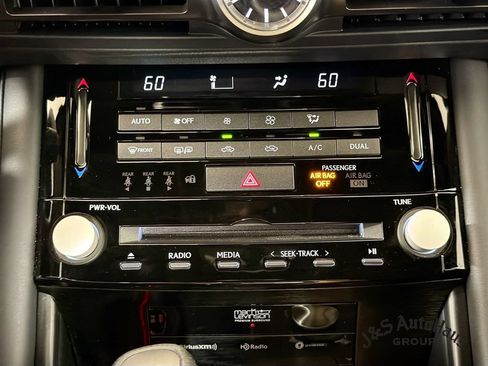 Used 2025 Lexus IS 500 RWD image 20
