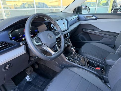 Used 2024 Volkswagen Taos SE w/ Panoramic Sunroof Package image 31