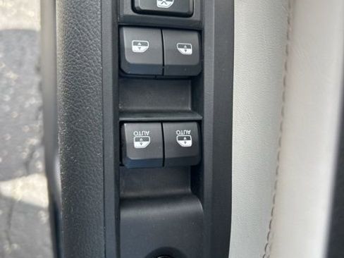 Used 2024 Jeep Compass Limited AWD/4WD image 35