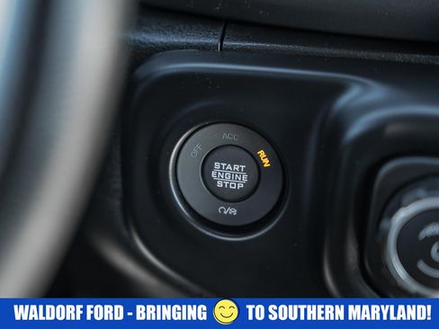 Used 2023 Jeep Gladiator Sport image 23