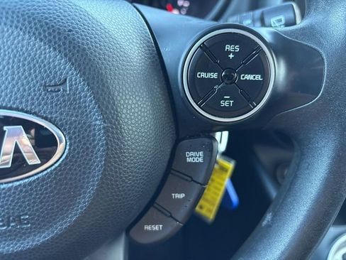 Used 2019 Kia Soul + image 17