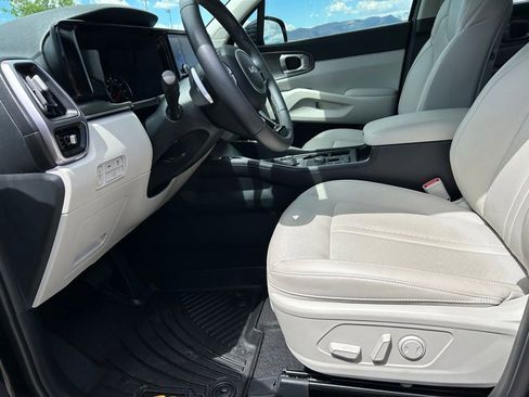 Used 2024 Kia Sorento EX w/ Panoramic Sunroof Package AWD/4WD image 24
