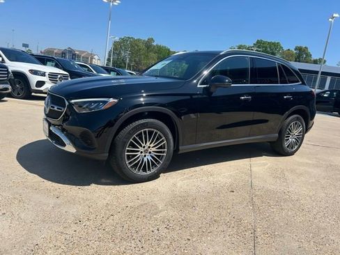 Used 2025 Mercedes-Benz GLC 300 image 3
