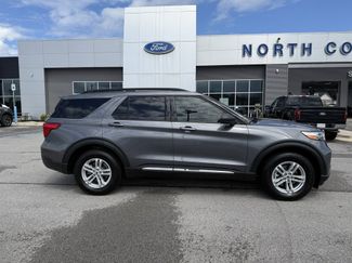 Used 2022 Ford Explorer XLT image 1