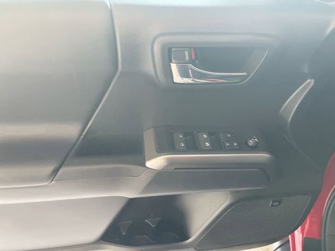 Used 2022 Toyota Tacoma Limited image 13