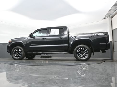 Used 2020 Toyota Tacoma TRD Sport image 28