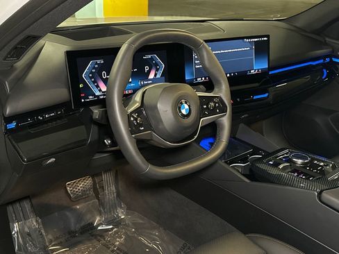 Used 2024 BMW 530i xDrive image 21