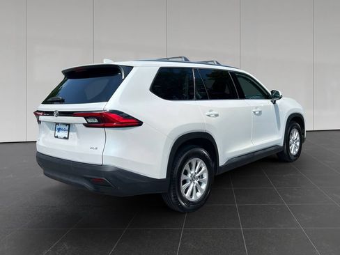 Used 2024 Toyota Grand Highlander AWD image 5