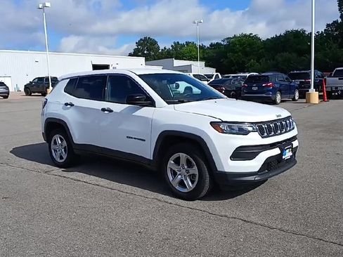 Used 2023 Jeep Compass Sport AWD/4WD image 2