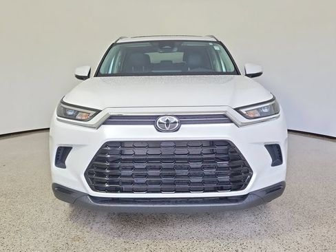 Used 2024 Toyota Grand Highlander FWD image 3