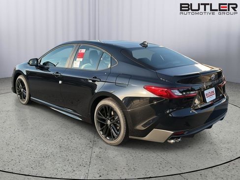 New 2026 Toyota Camry SE FWD image 4