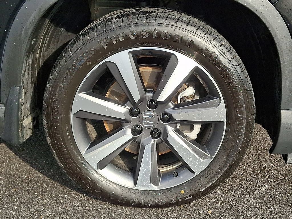 Used 2024 Honda Pilot Touring image 11
