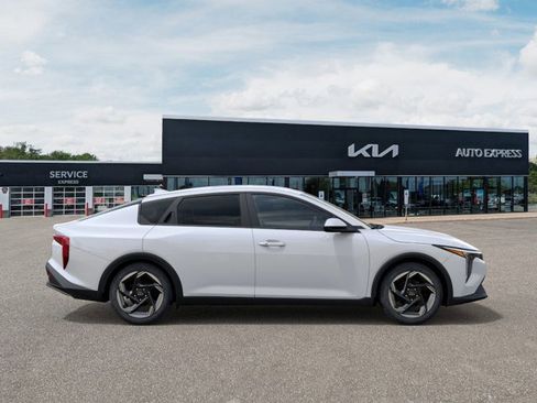 New 2025 Kia K4 EX image 7